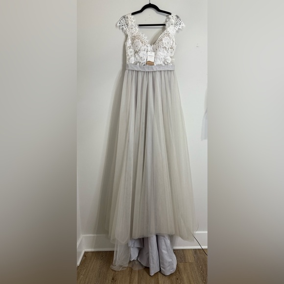 MISSACC Size M Chic White and Gray Lace Maxi Dress - Picture 1 of 11